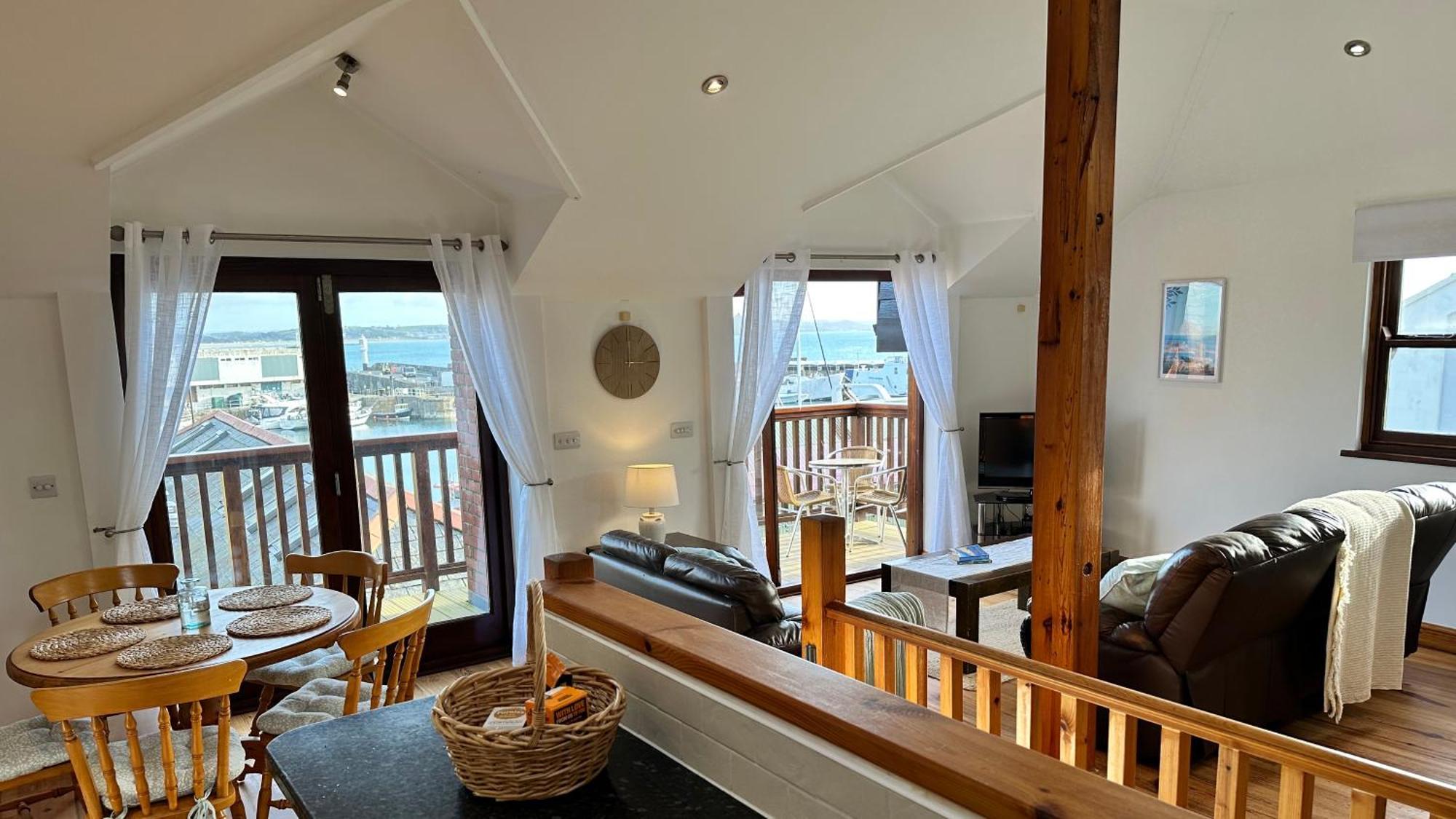 Penthouse 3 - Spacious Harbourside Apartment With Stunning Sea Views Penzance Luaran gambar